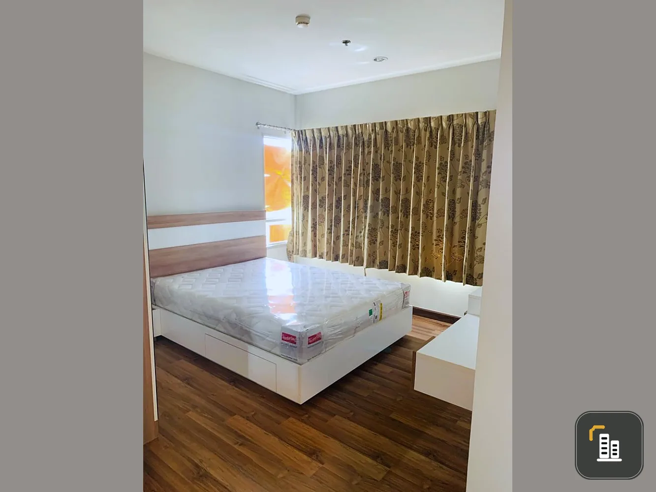 Sell Centric Tiwanon Station, corner room, large and very new. Fully furnished and equipped with electrical appliances, book now.