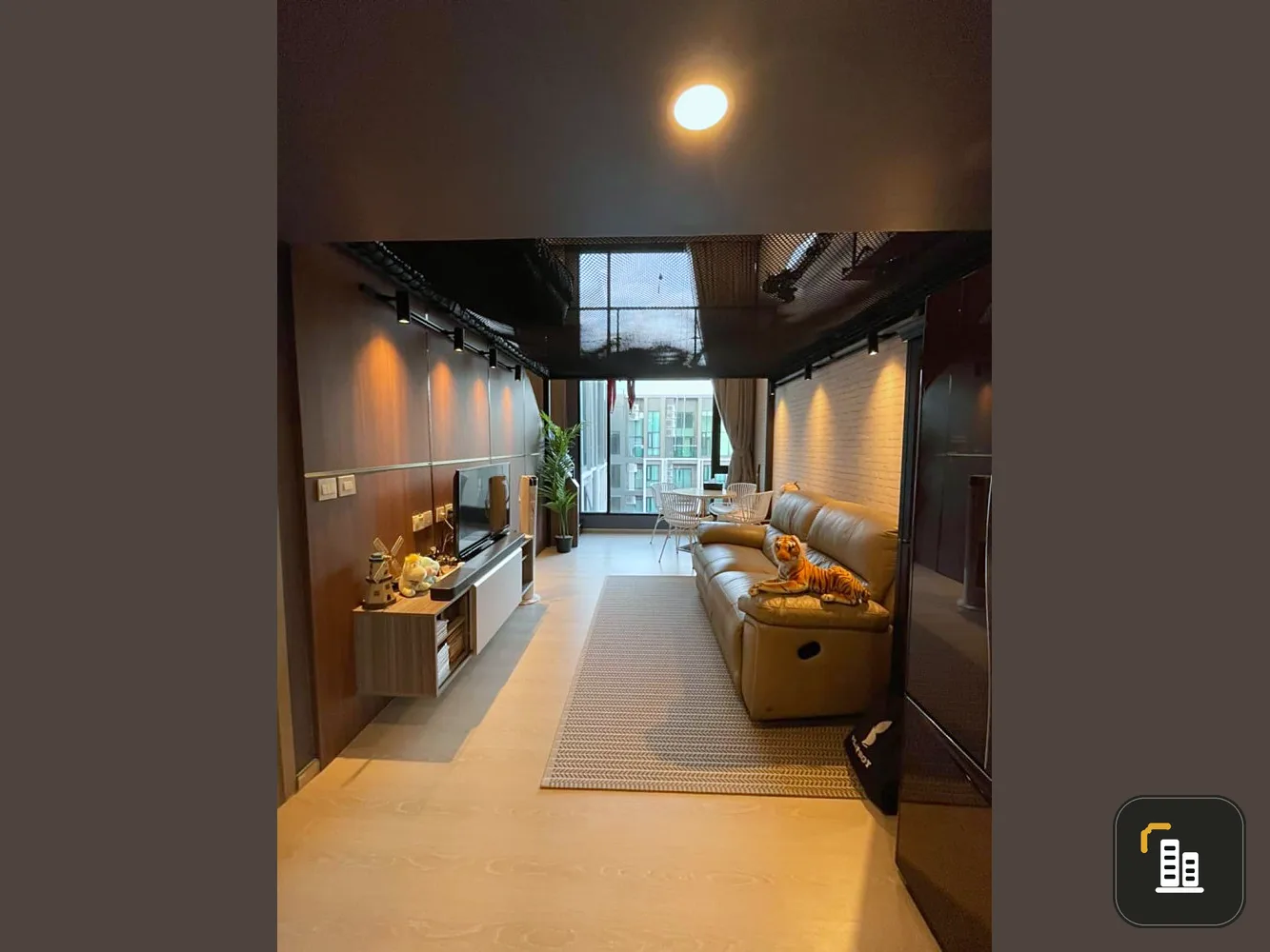 For Sale Knightsbridge Phahonyothin-Interchange Duplex room decorated in loft style, very beautiful, this price is very worthwhile. Hurry up to reserv