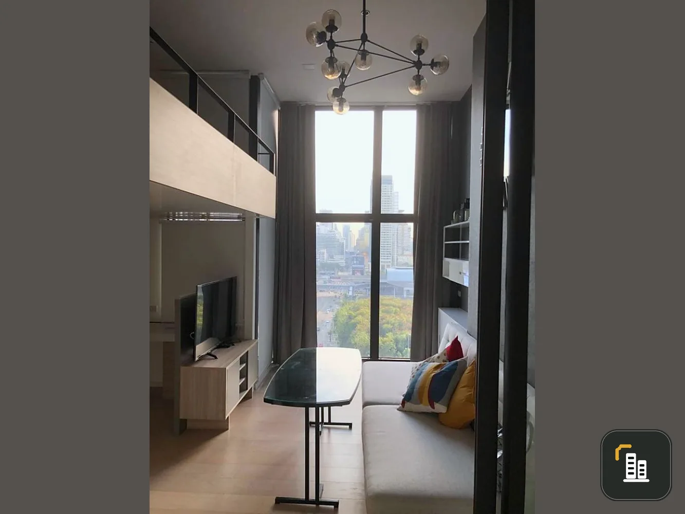 Sell / rent Chewathai Residence Asoke, duplex room, beautiful view, fully furnished. If interested, hurry to reserve now. Don't wait.