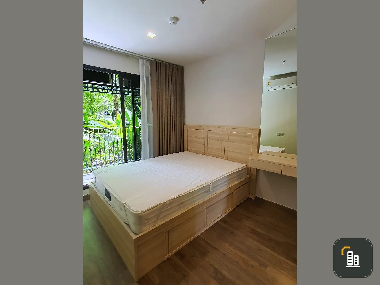 For rent, Life Ladprao Valley, built-in room, very beautiful, get a view of the garden, very nature, book and you will not regret it. Urgent.