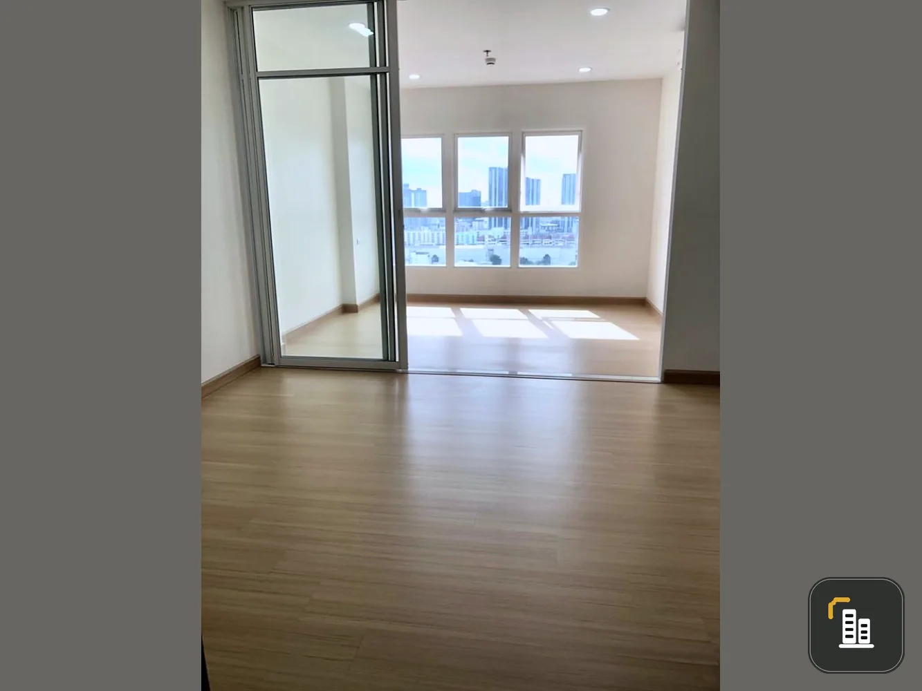 Sale Supalai Veranda Ramkhamheang, high floor, east view, beautiful view. separate bedroom must buy