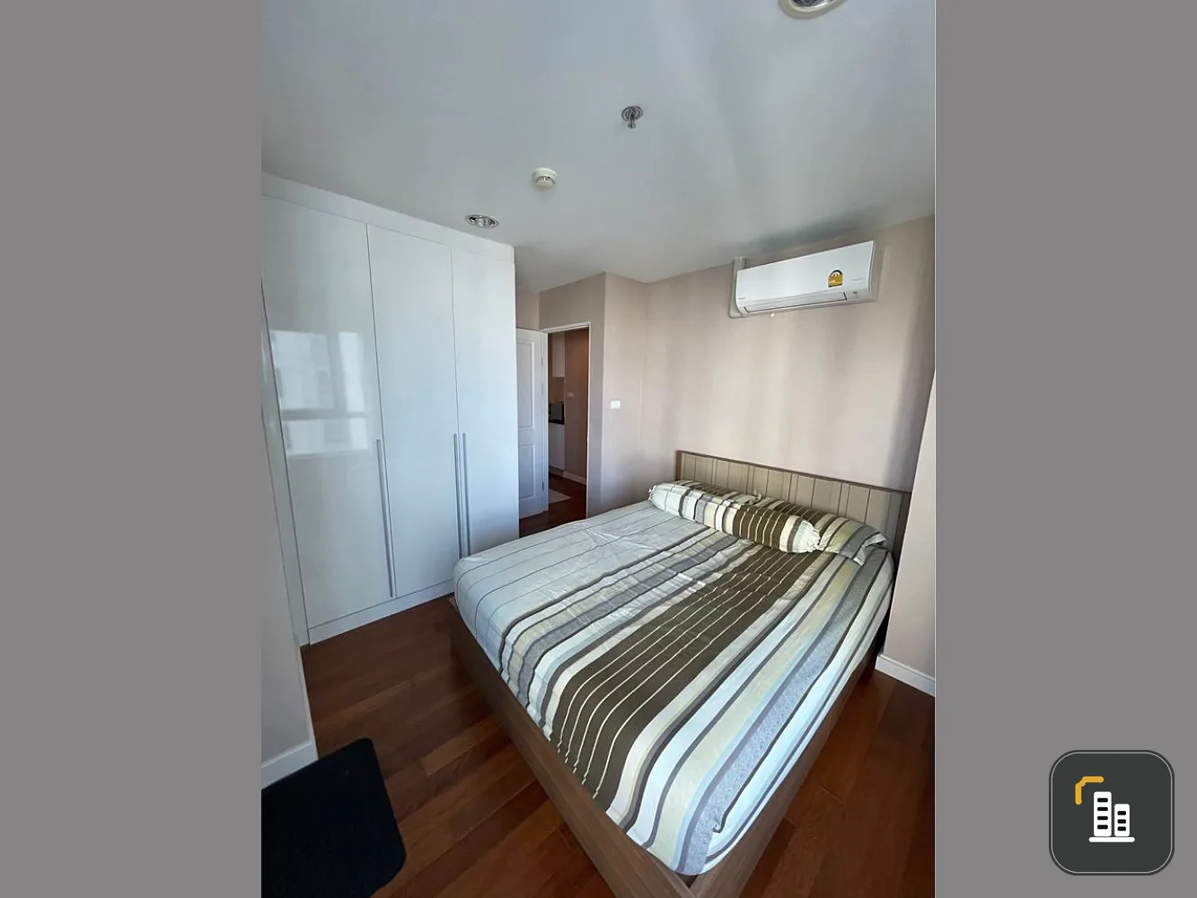 Belle Grand Rama 9 condo for sale, the room is very spacious, decorated, very livable, full furniture, if you like it, reserve it, don't wait.