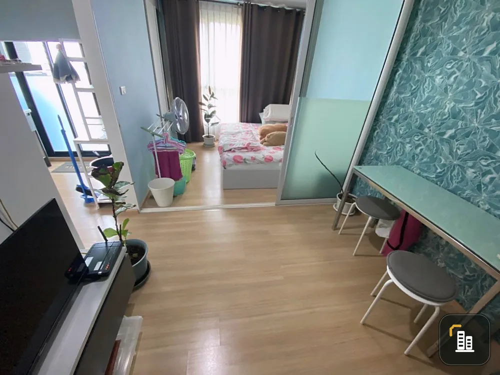 For rent The Base Chaengwattana, Klang-Dee high floor. Have a beautiful view of Muang Thong with built-in washing machine This price must be reserved.