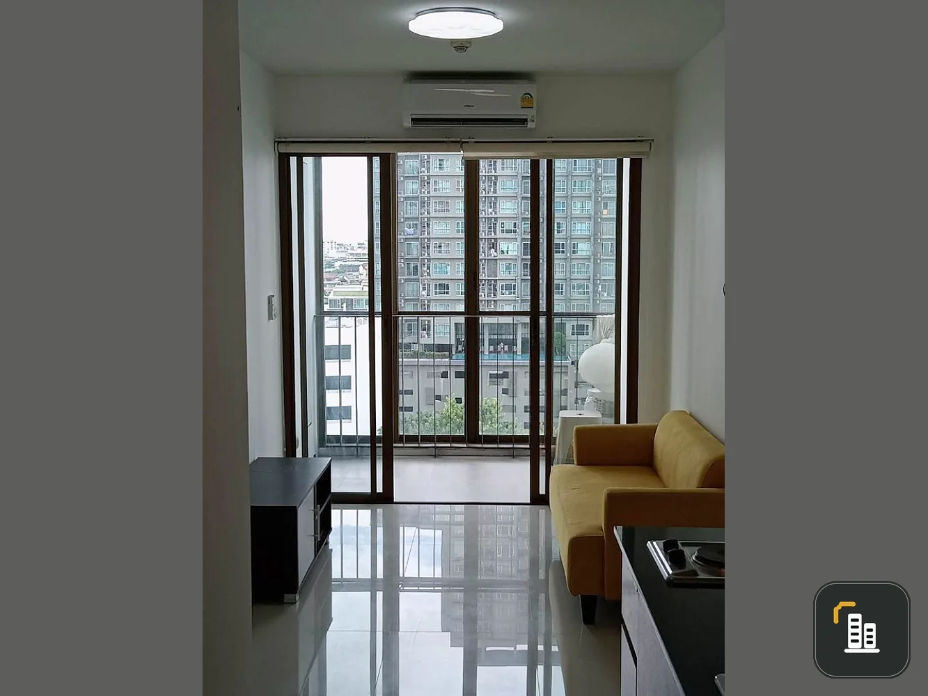 Ideo Sathorn-Taksin for sale. room ready to move in complete facilities Hurry up to buy, you won't be disappointed for sure.