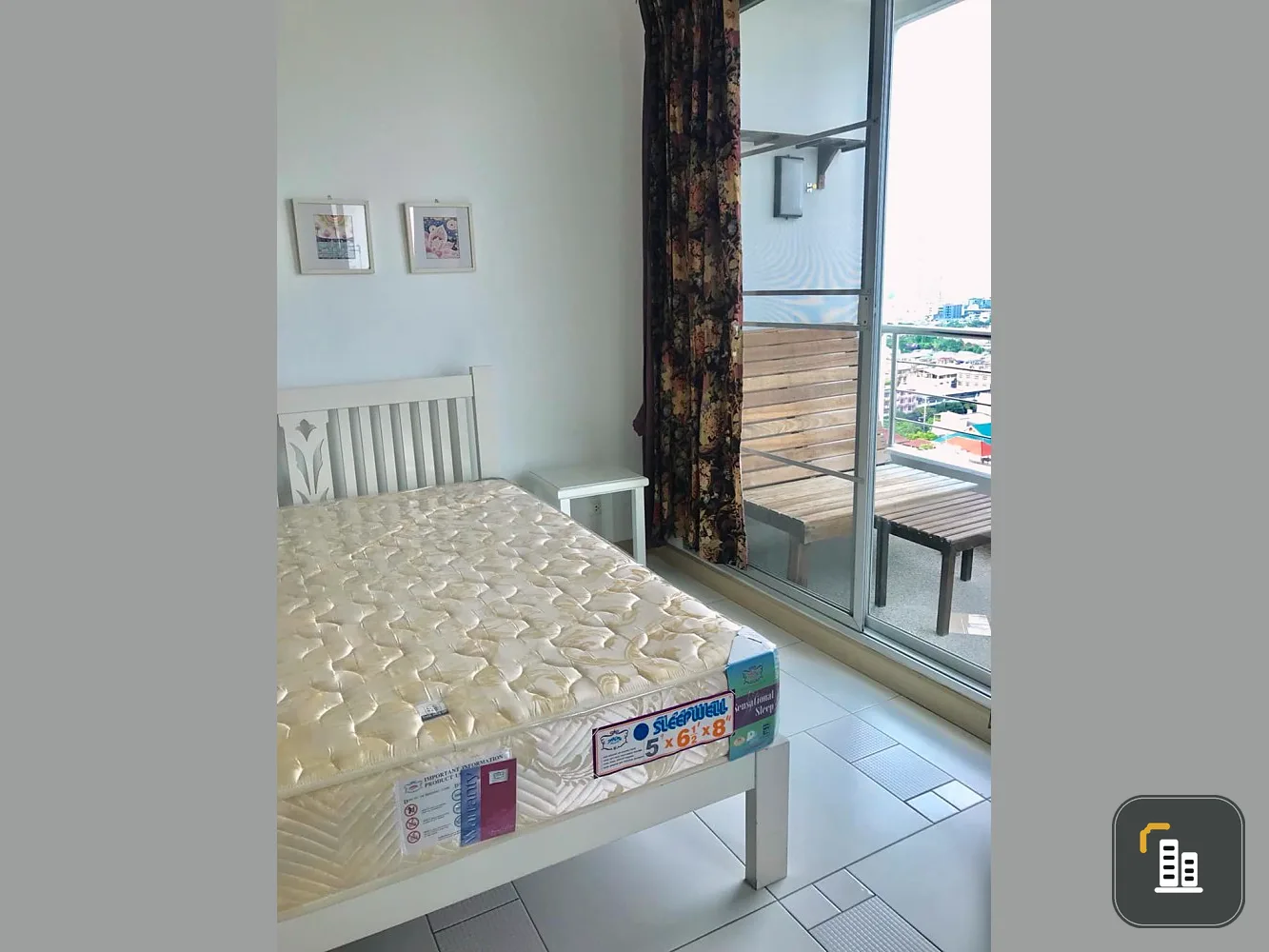 For Sale Supalai River Place, corner room, open and airy view. Fully furnished, electrical appliances Book now.