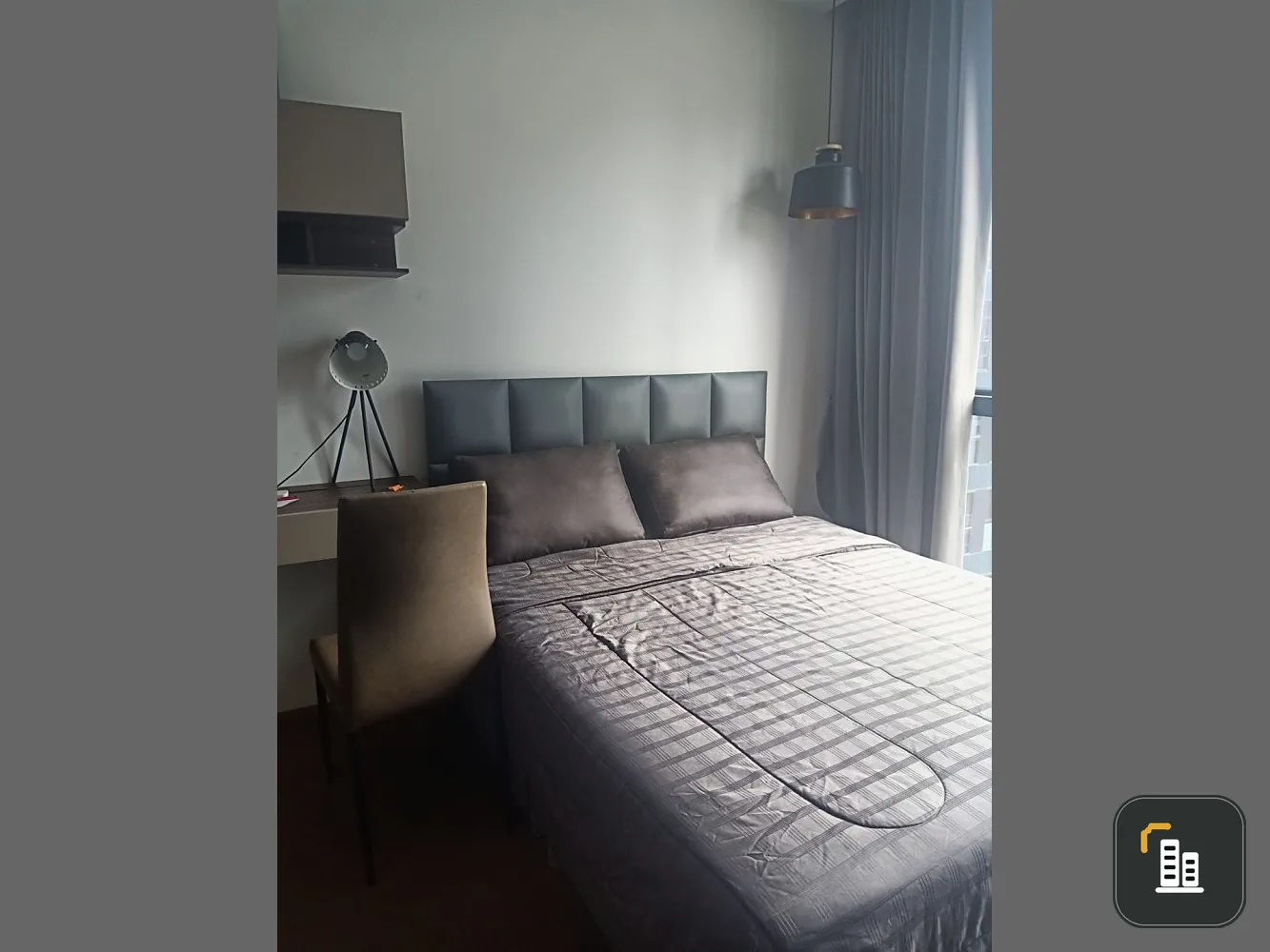 For rent Ashton Chula-Silom, studio room, 16th floor, Chula view, well furnished in the whole room. You can just come in.