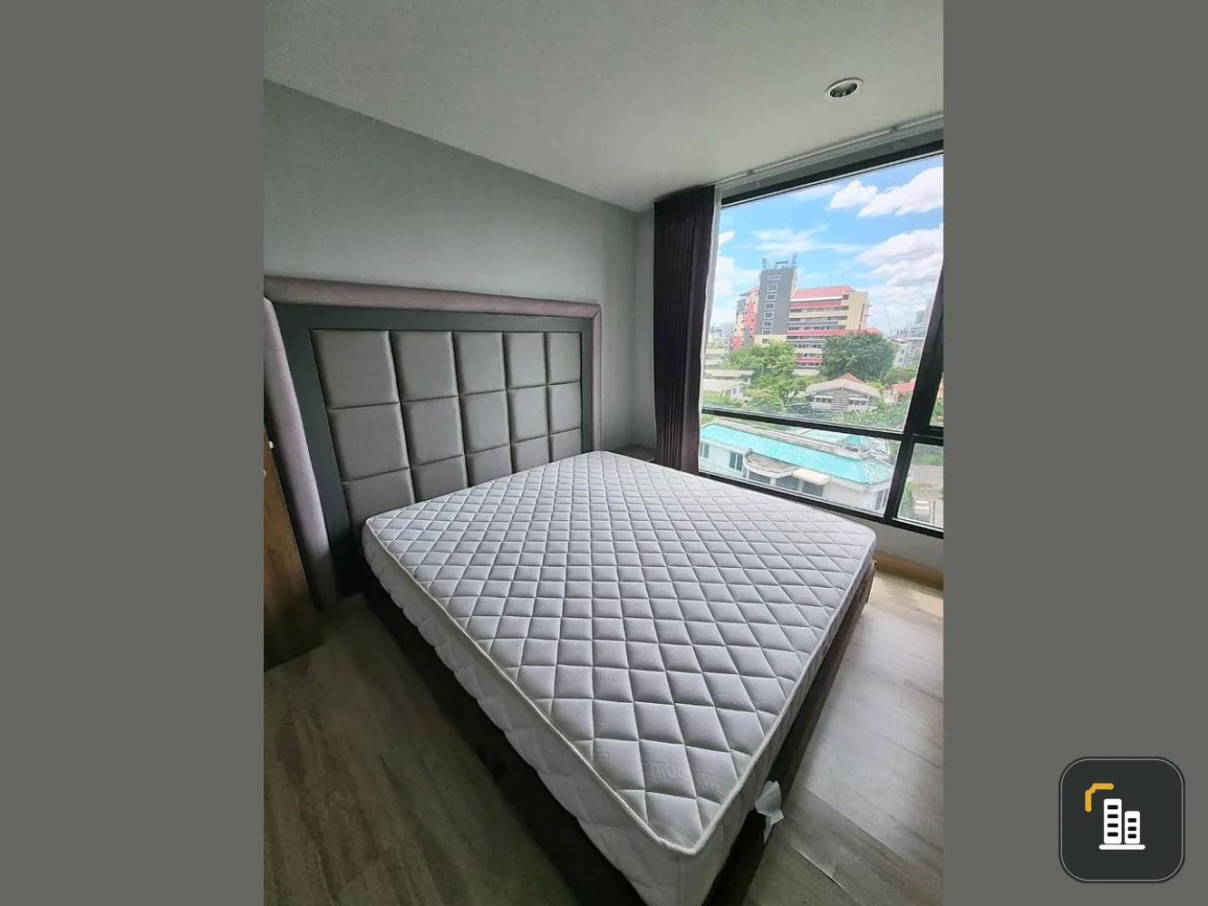 Condo for sale, The Unique 10, corner room, 6th floor, good view, comfortable to live by yourself. It's worthwhile to buy and invest. Excellent, don't