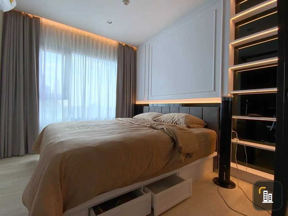 Condo for rent, Life One Wireless, high floor, beautiful city view, premium built-in furniture.