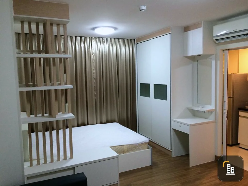 Sell / rent Max Condominium Ngam Wongwan pool view. Furnished room, ready to move in. Great price. Book now.