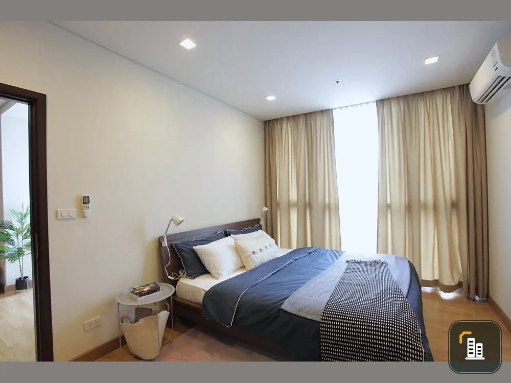 Condo for sale, Le Luxe condominium, pool view, corner room, new condition, north, cool weather all day