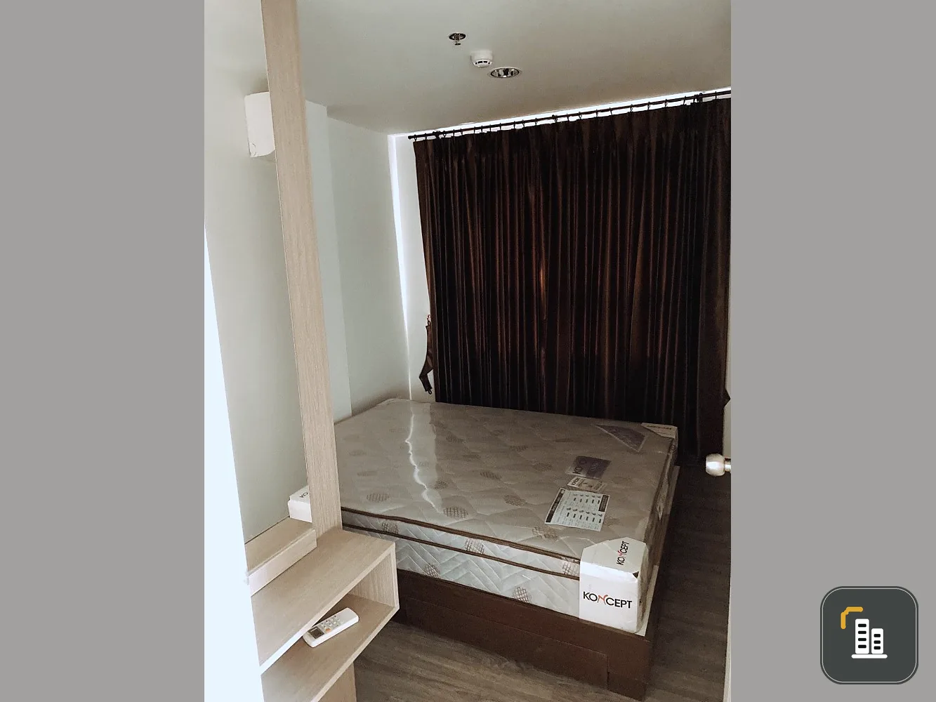 Condo for sale, The Trust @ BTS Erawan, 4th floor, south balcony, ready to move in, good price, hurry to reserve before it's gone!!
