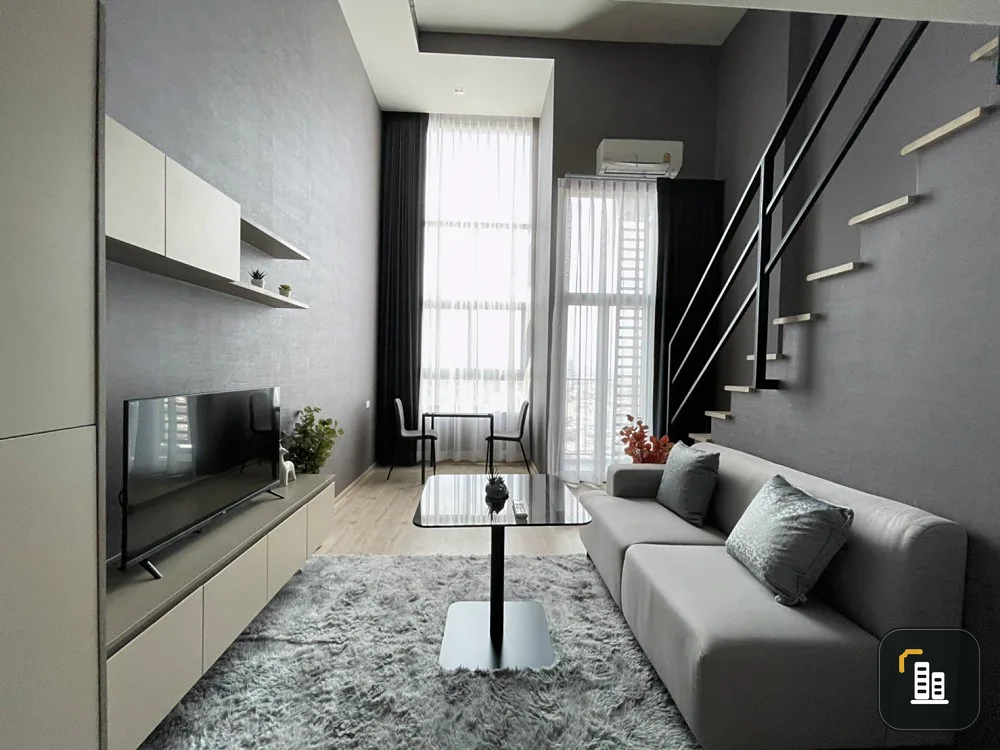 Condo for rent at Ideo Sathorn Wongwian Yai. Nice decorated room. Full Funiture & Build-in. I can tell you that you shouldn't miss it.