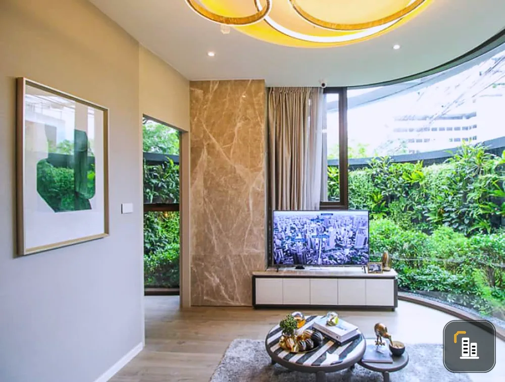 Sale down payment, Finn Asoke, good location, convenient transportation, can't miss it, book now.