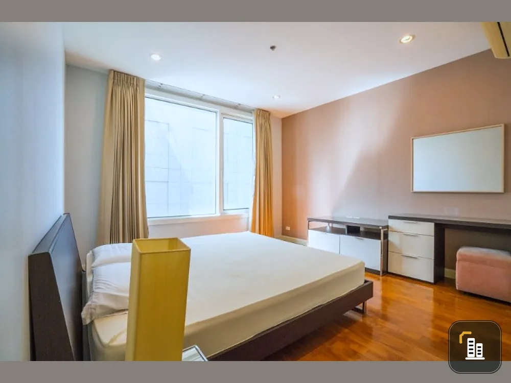 For Sale Siri Residence Sukhumvit 24, beautiful room, good condition, beautiful view, can't miss it, don't wait.
