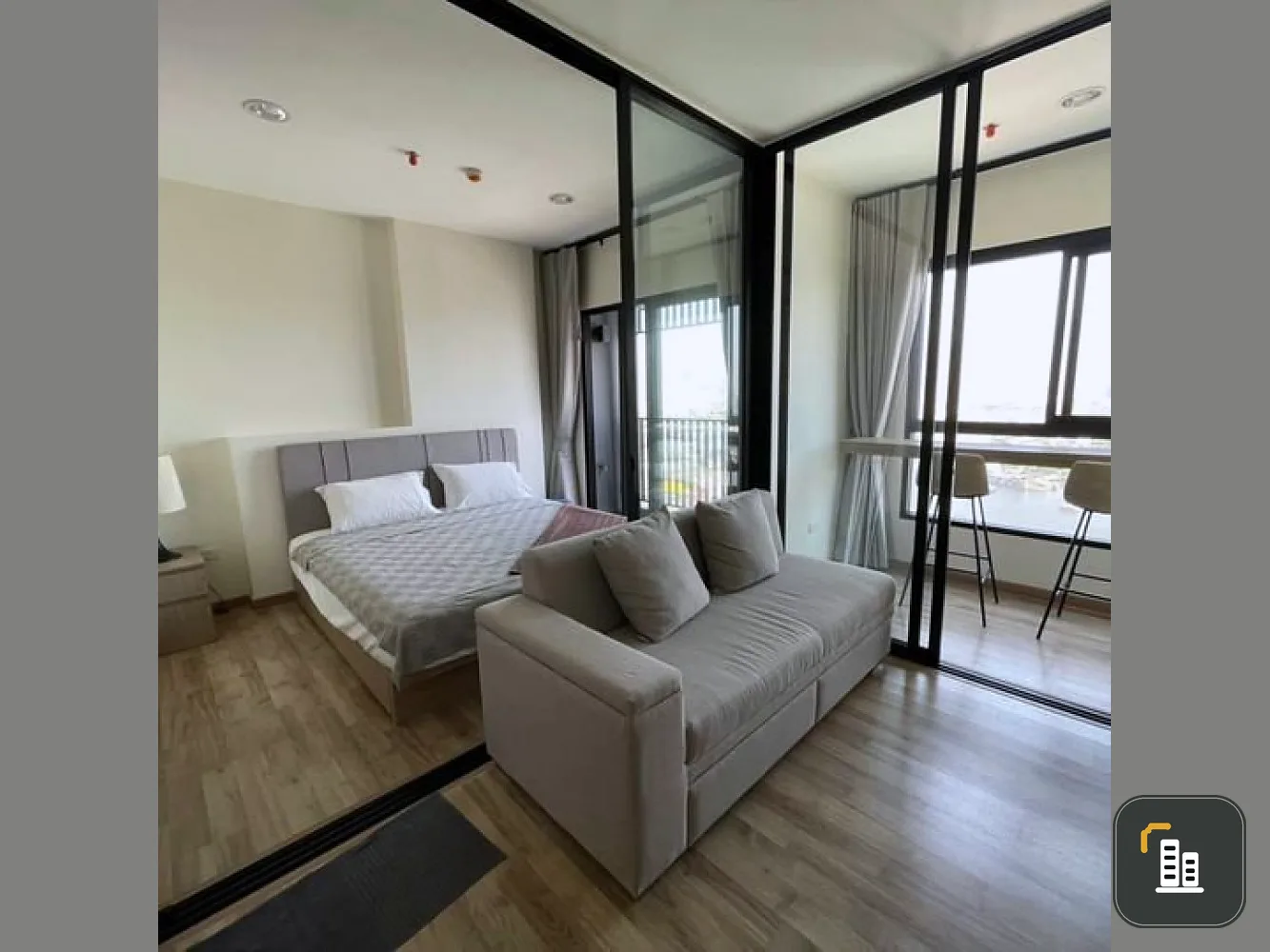 For rent Niche Mono Charoennakorn, very spacious room Corner view of the Chao Phraya River No more worthwhile than this. You have to reserve.