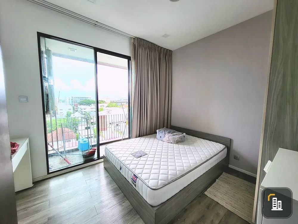 Sell Brown Condo Ratchada 32, 7th floor, double bed, nice to sleep. Full facilities. Book now. Don't miss it.