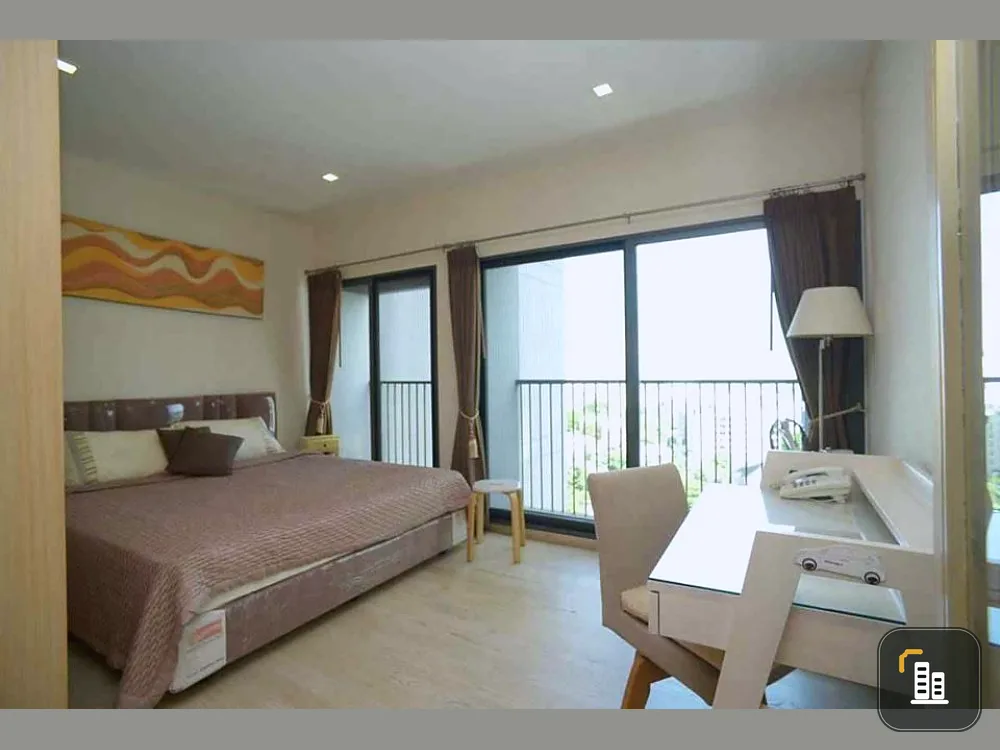 The largest room, size 42 sq m, spacious and comfortable. Sold at Noble Remix Sukhumvit 36, great opportunity, book now.