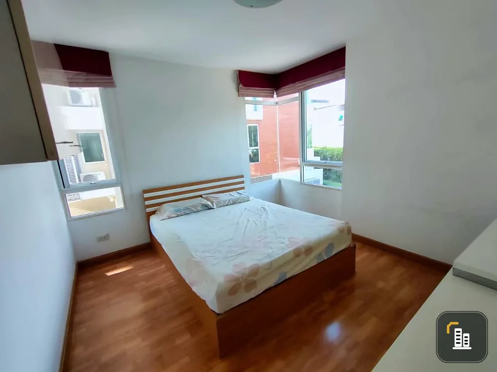 Ivy Ratchada for sale, large corner room. Separate the kitchen You can reserve in advance. Don't miss it.