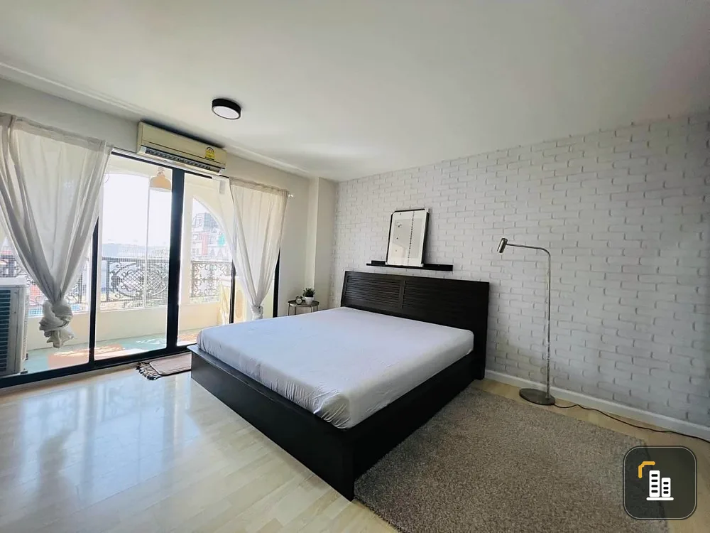 For Sale/Rent Champs Elysees Tiwanon, brand new furniture. good wallpaper Good price, need to reserve