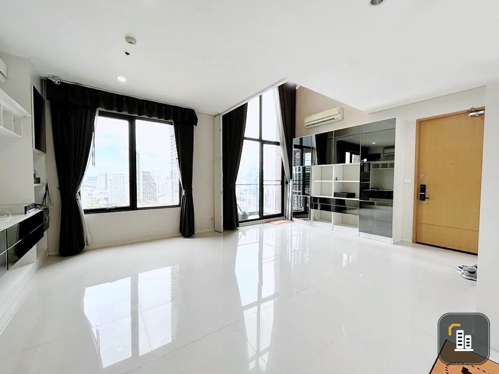 Sell Villa Asoke, good location, wide, good condition, can't miss it, book now.