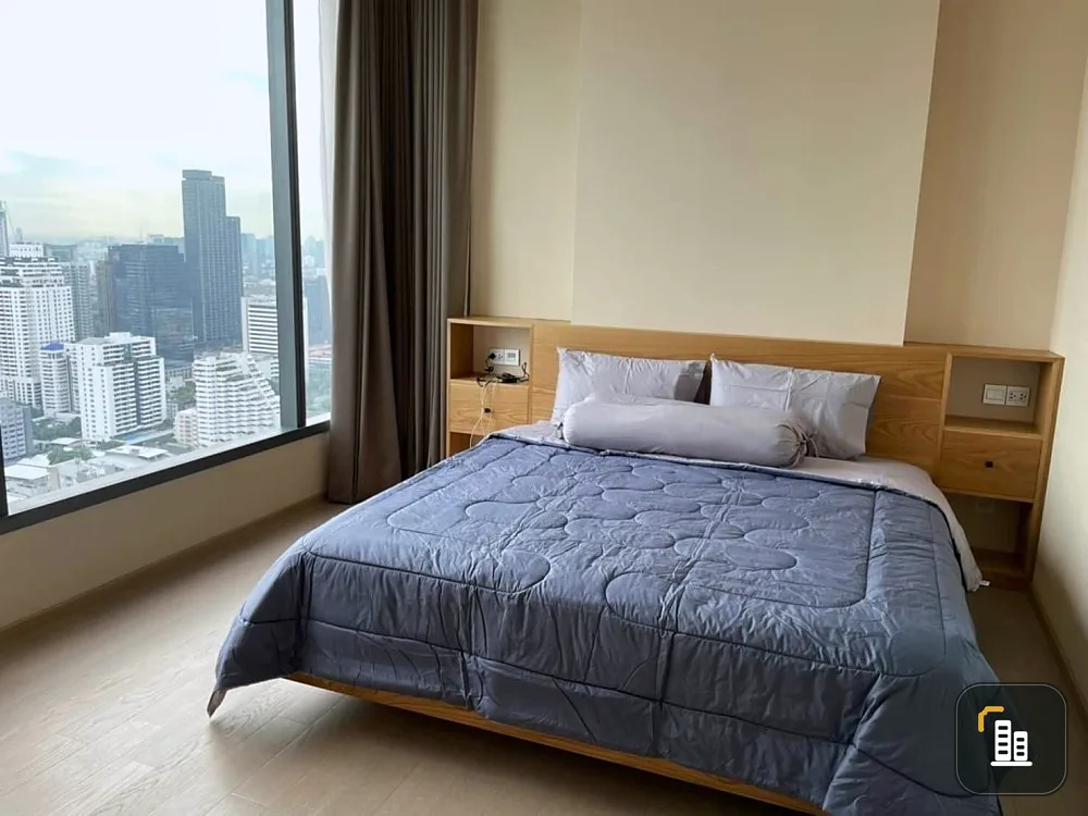 For rent!! Condo The Esse Asoke, 35th floor, beautiful room, fully furnished, ready to move in. Don't miss it!!