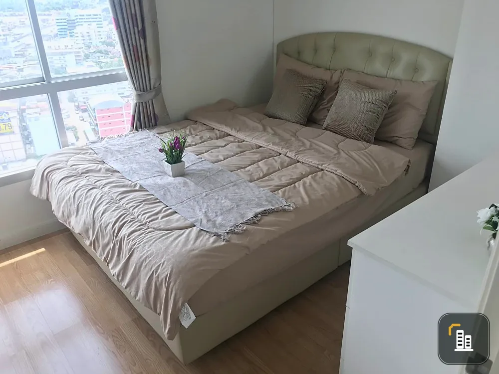 For Sale/Rent Lumpini Ville Chaengwattana-Pak Kret, corner room, unblocked view, fully furnished, ready to move in. Book now.