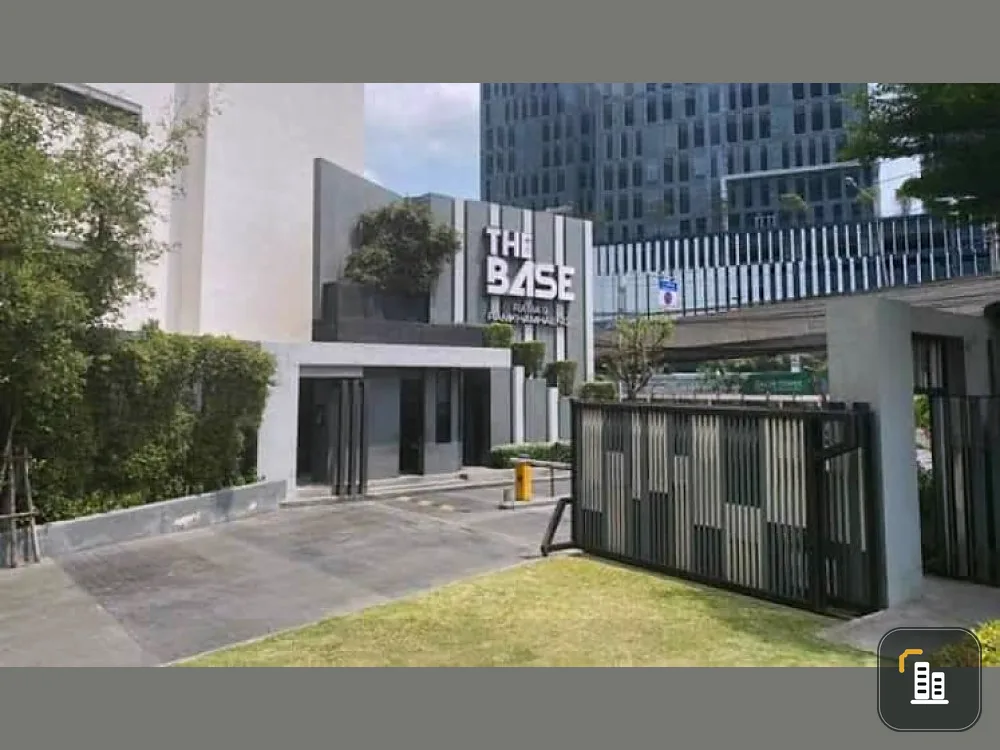 Condo for sale, The Base Rama 9-Ramkhamhaeng, empty room, room divider, very good proportion. If interested, hurry to reserve.