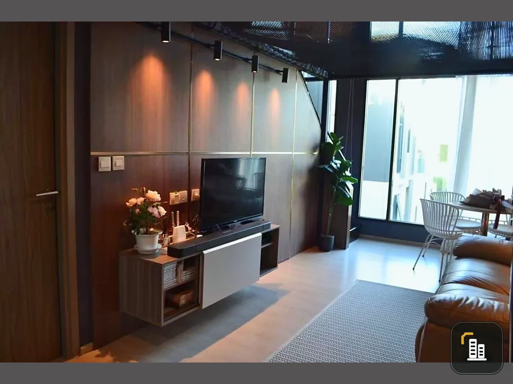 For Sale Knightsbridge Phaholyothin-Interchange. The room is decorated in modern style, beautiful, luxurious furniture. Book quickly.