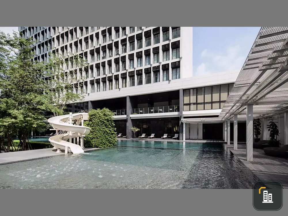Condo for sale, Noble Ploenjit, 2 bedrooms, 2 bathrooms, 31st floor, beautiful views, has a private elevator in every room. Book now, don't miss it!!