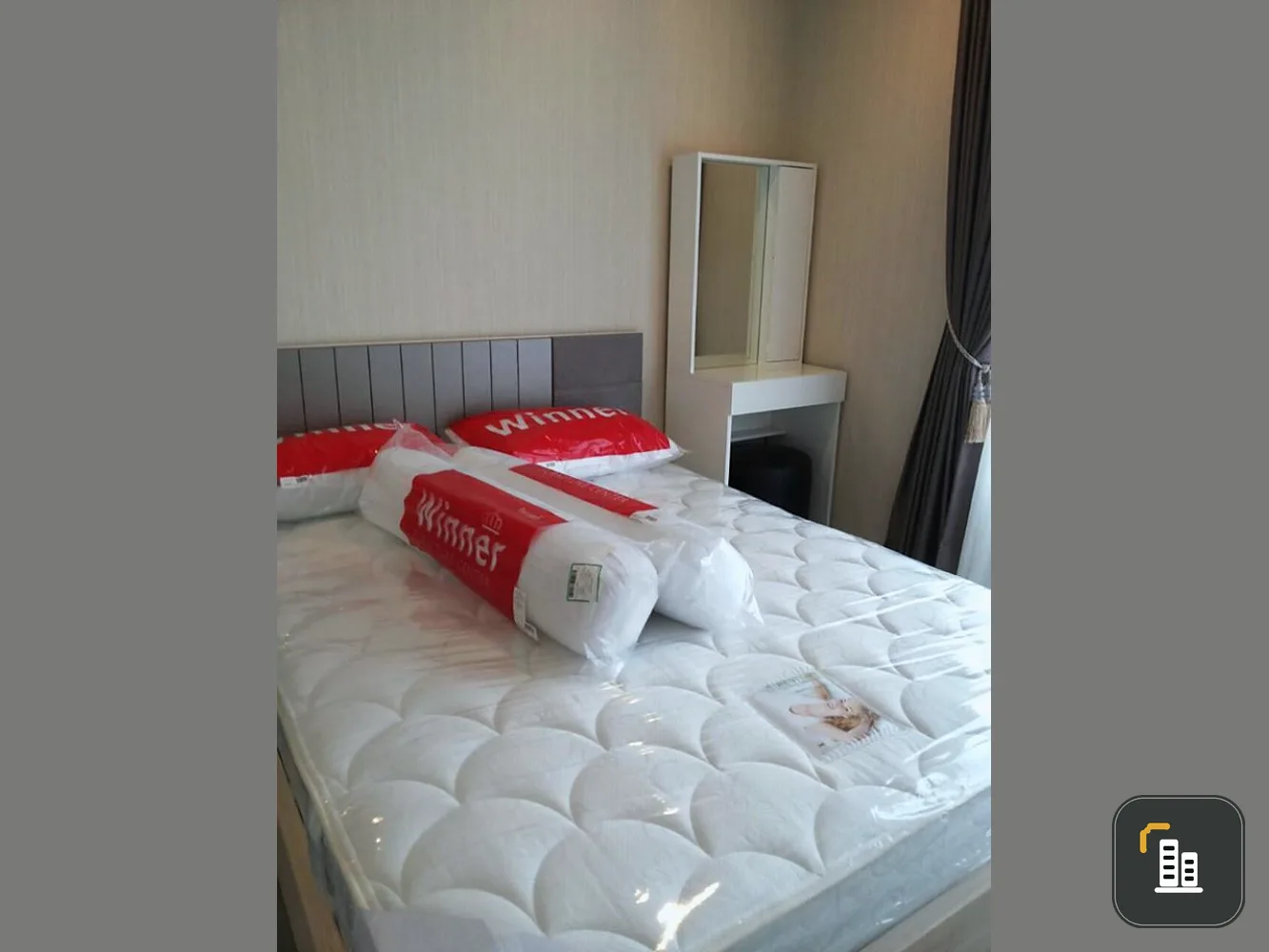 For rent Condo Nye by Sansiri, corner room, beautiful view, good location, easy to travel, near BTS Wongwian Yai, hurry and book now!!