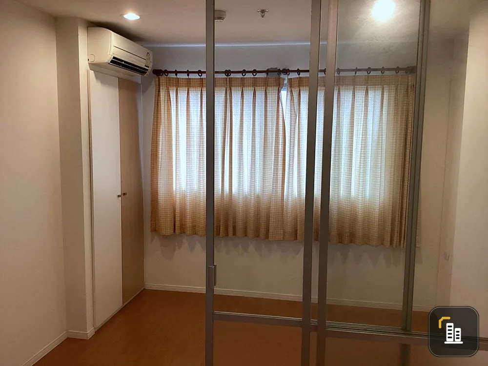 Sale Lumpini Condo Town North Pattaya Sukhumvit (North Pattaya) Empty room, good condition, decorated as you like. Urgent.