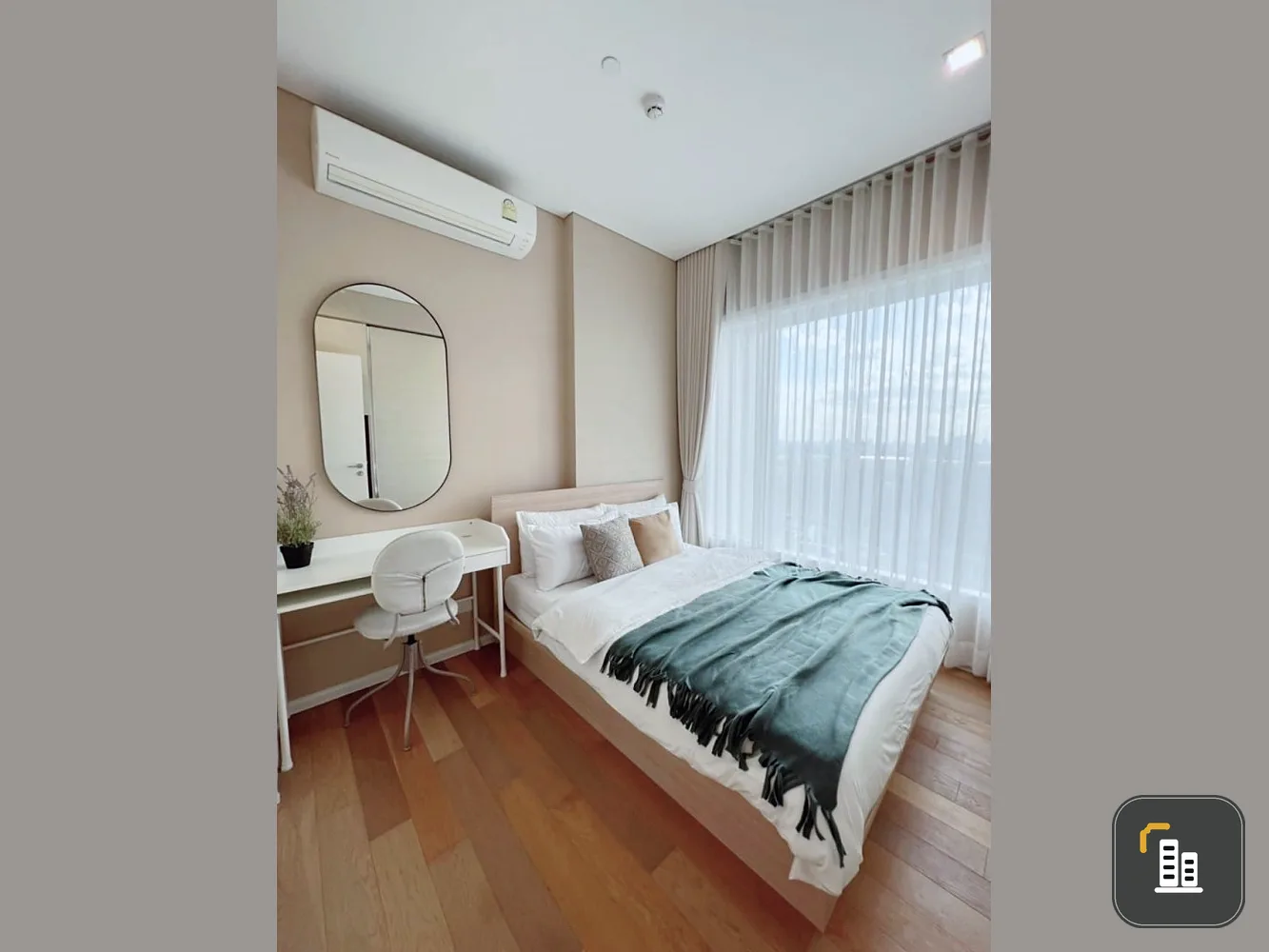 Sell/rent The St. Residences, new room, high floor, built in furniture.