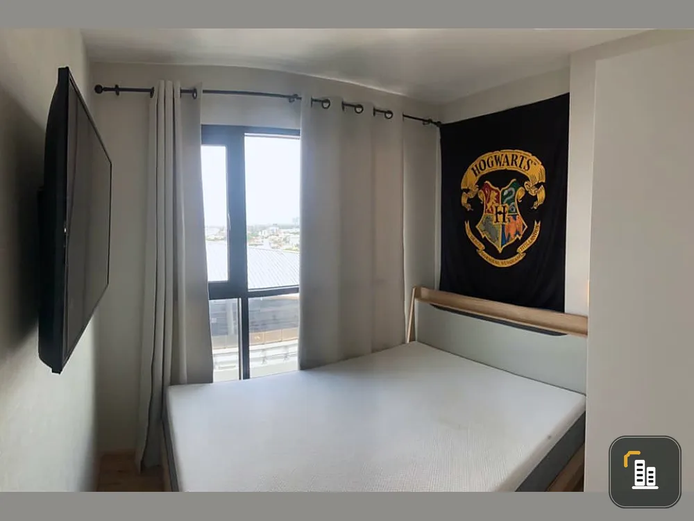 For rent Brix Condominium, condo next to BTS. overlooking the Chao Phraya River complete electrical appliances