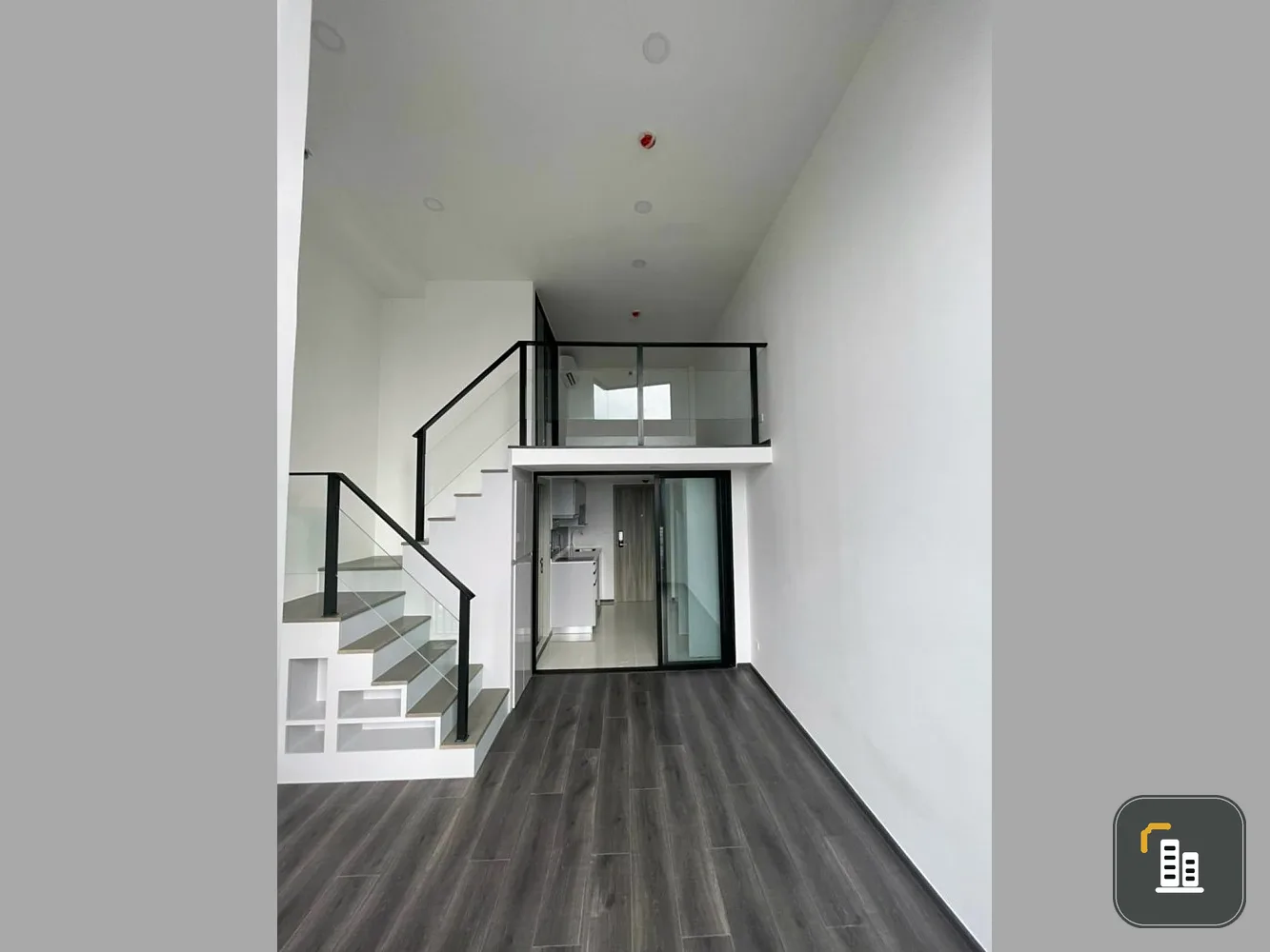 Condo for sale, Knights Bridge Space Rachayothin, loft style, 2 floors, high ceilings, ready to move in. Book now, don't wait!!
