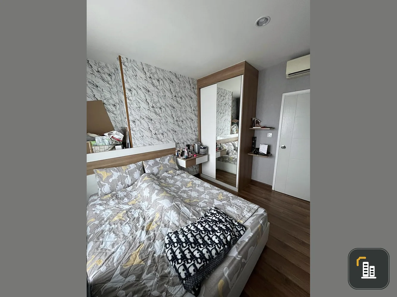Urgent. Condo, 27th floor, corner room, not crowded. Beautiful city view at Centric Tiwanon Station for sale.