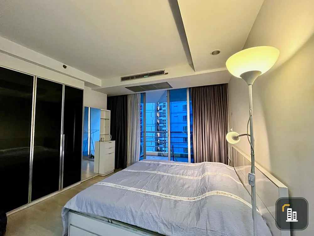 Condo for rent, The Ratchadamri, central location, beautiful view, fully furnished Can't miss it