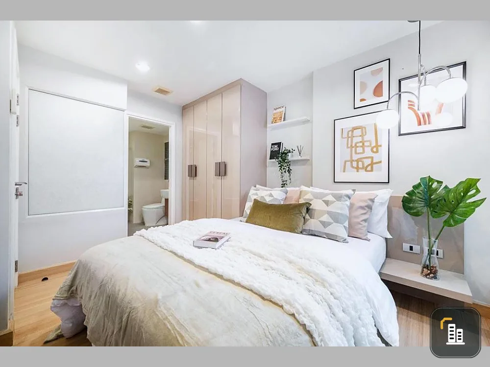 Condo for sale, The Crest Sukhumvit 49, large balcony, new condition room, fully furnished, you can move in.