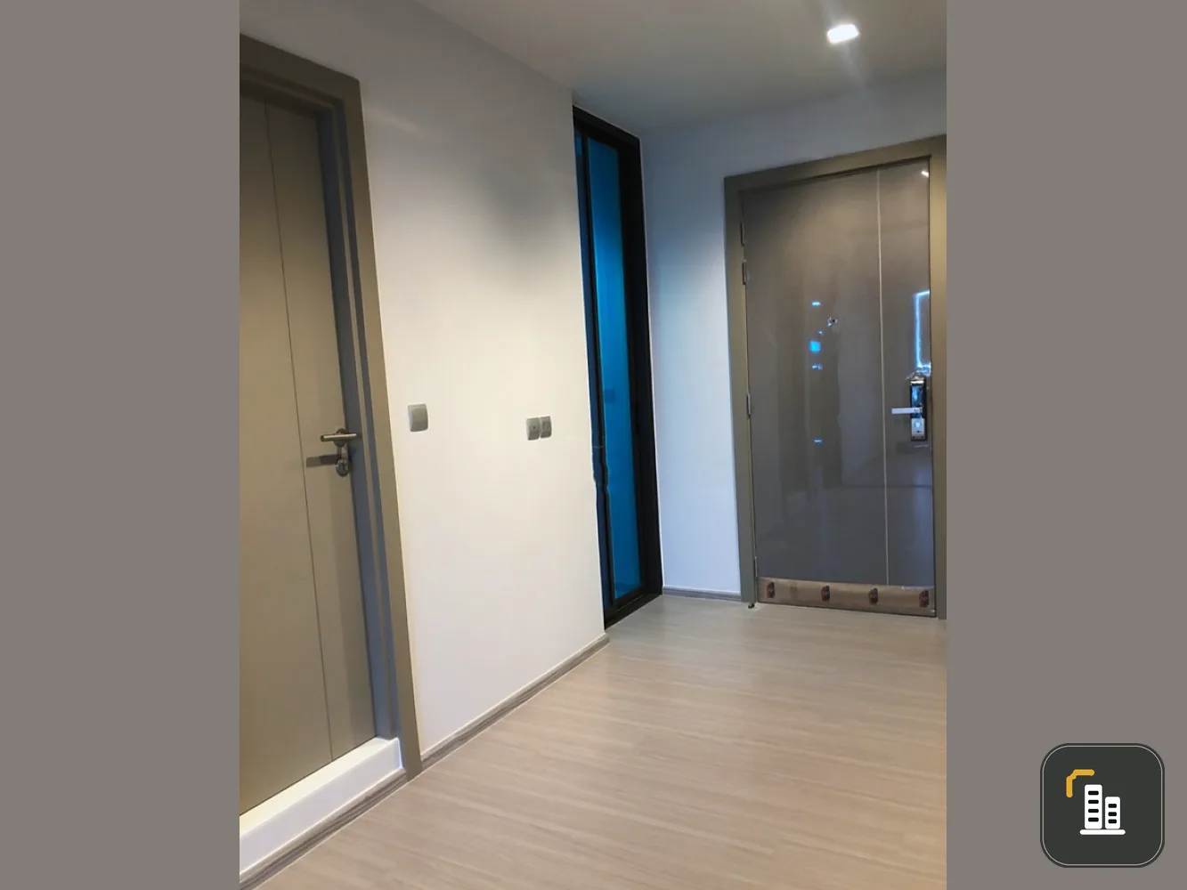 Condo for sale Life Asoke-Rama 9, high floor, good location, convenient transportation, near MRT Rama 9, urgently