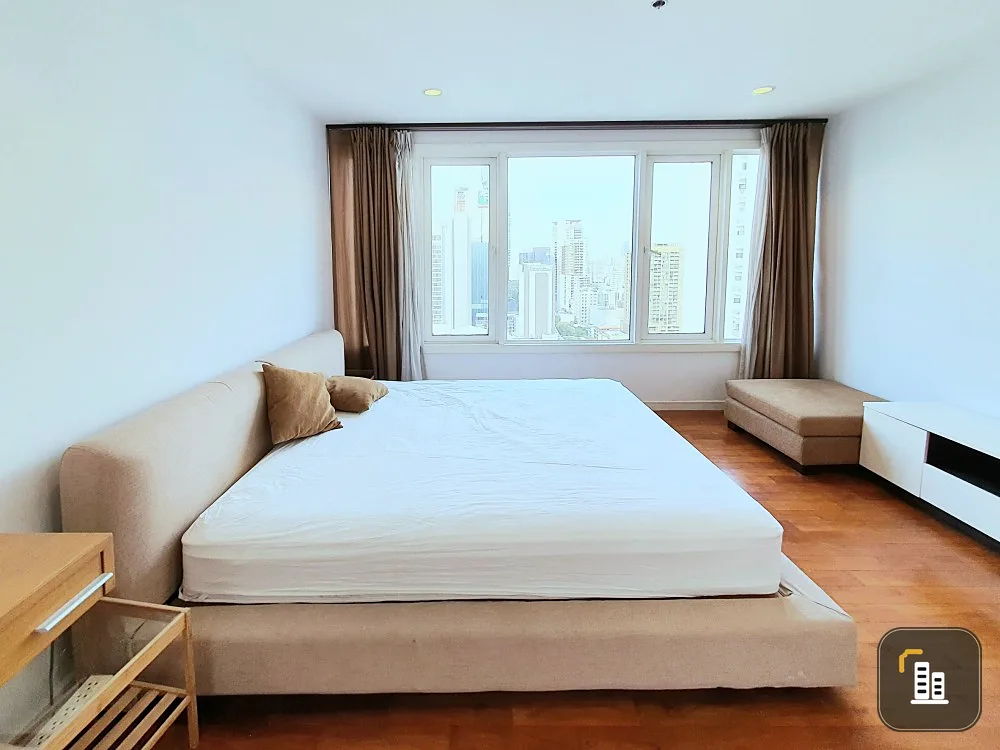 For rent, Baan Siri 24, 24th floor, clear view, unblocked, ready to move in, 2 bedrooms, easy to travel, book now!!