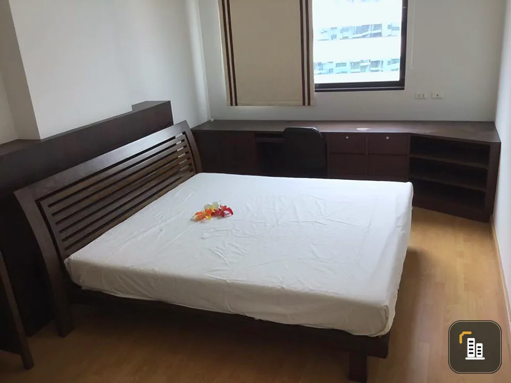 Condo for sale, Supalai Premier Place Asoke, high floor, corner room, view of Srinakharinwirot University. room without elevator