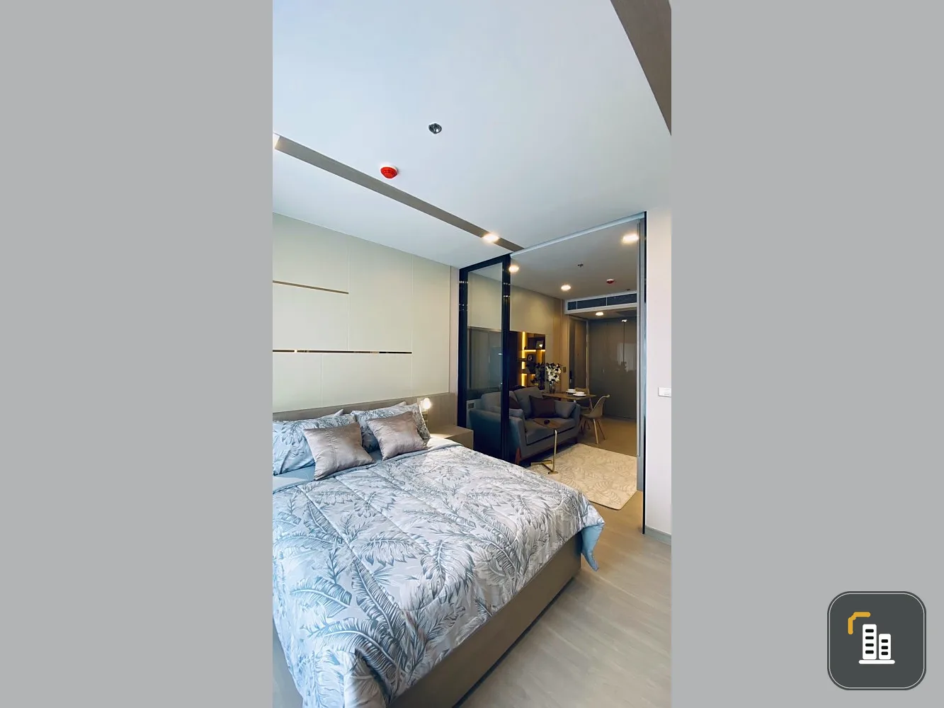 Condo for rent, One Nine Five Asoke-Rama 9, complete with furniture and electrical appliances, don't miss it.