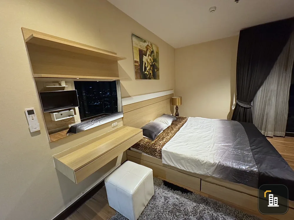 Sell Akasin place condo, big room, corner was on the top floor furniture is ready Plus the best price, don't miss it.