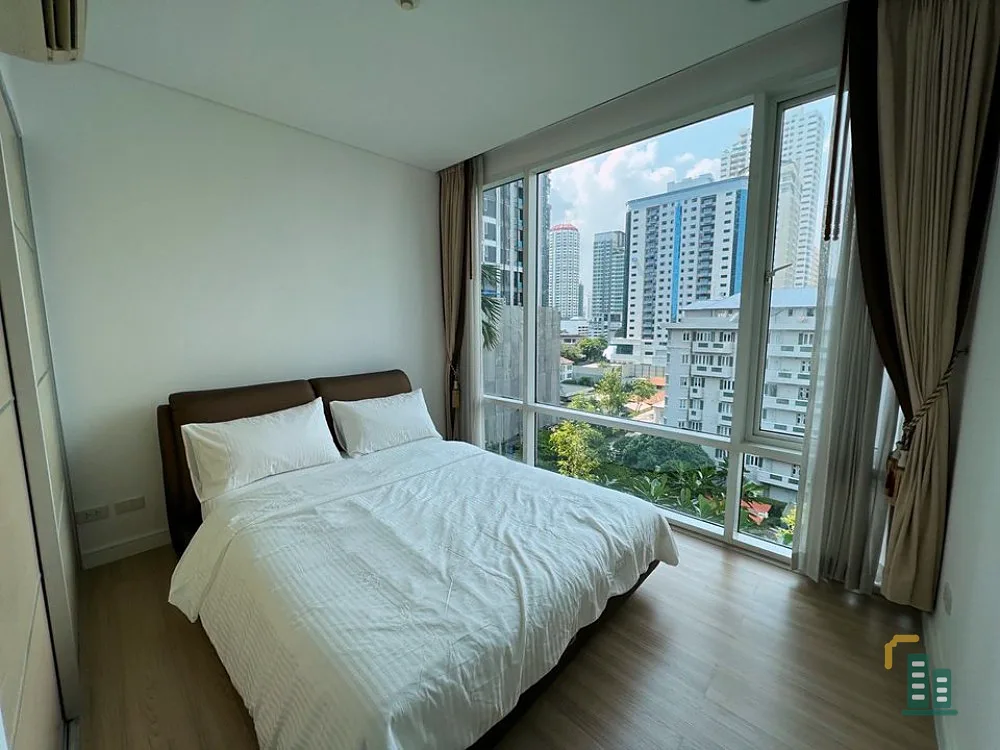 Condo for rent, Fullerton Sukhumvit, fully furnished, ready to move in, near the train station, convenient to travel, hurry and book now