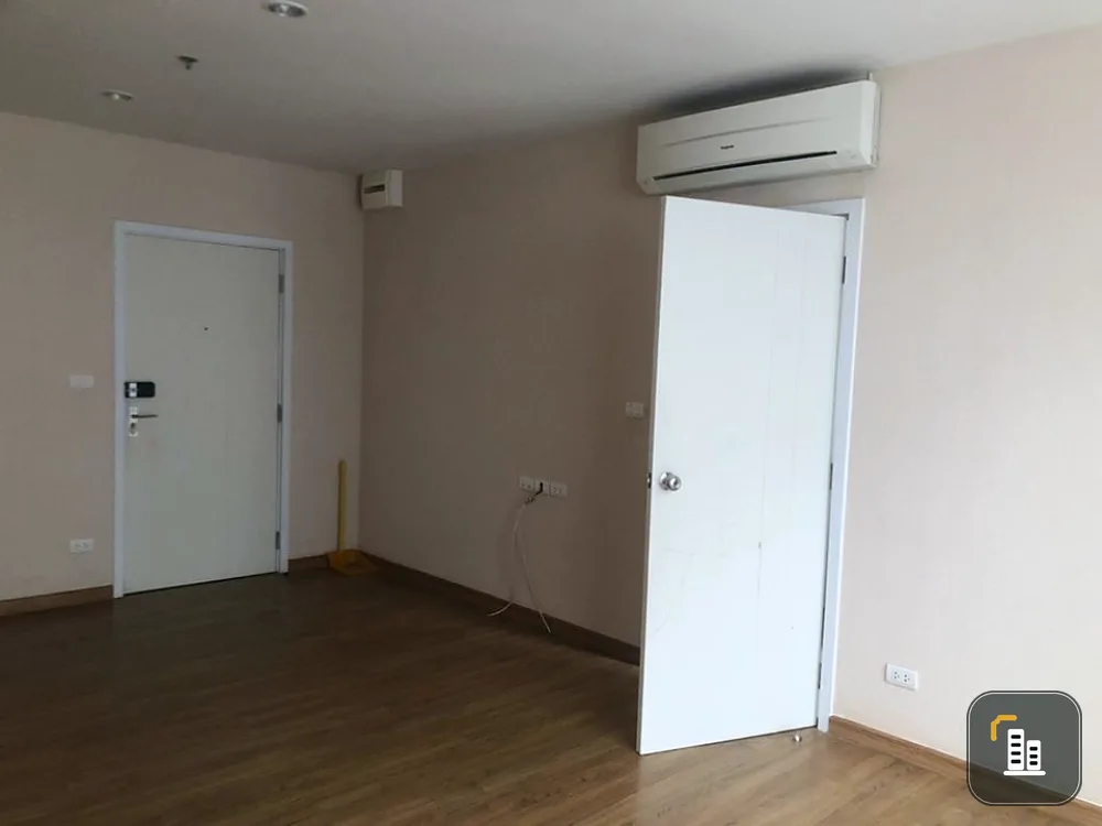 Condo for sale, The Tree Interchange, high floor, wall next to other rooms only one side, good location, convenient transportation, urgent