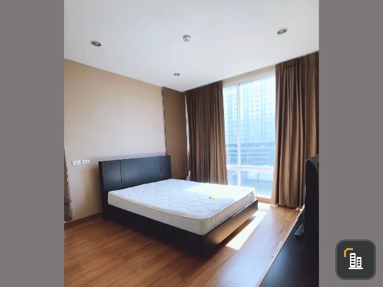 Condo for rent, The Forest Chaengwattana, beautiful room, decorated Corner room with windows on 2 sides. City view. Hurry up to reserve.
