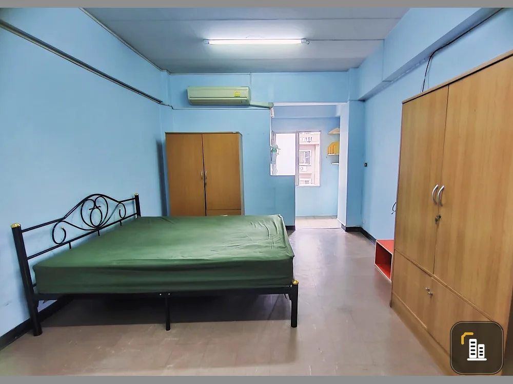 Sell / rent condo, Phatthanakan Life Complex, Rim room, wide area, privacy, urgent.