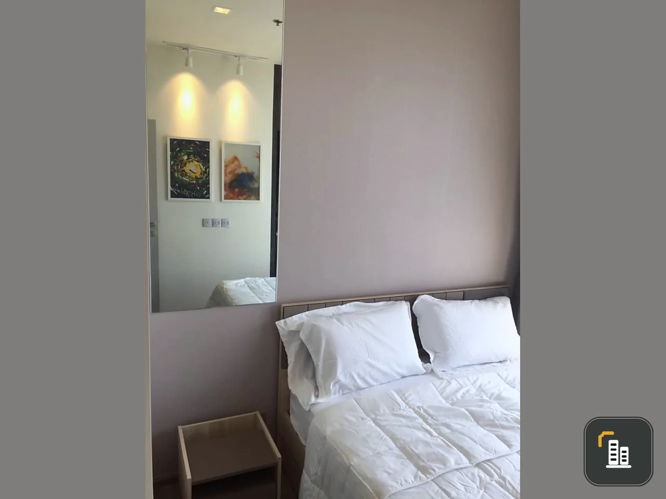 For rent The Line Jatujak 1 bedroom, 1 bathroom, comes with a very comfortable leather sofa. You can reserve in advance.
