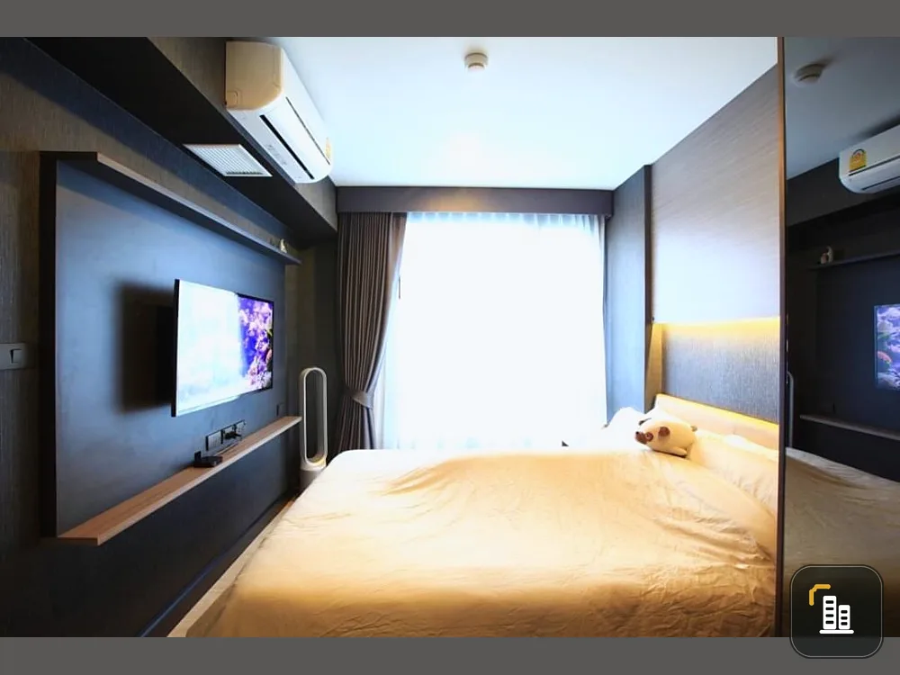 Condo for sale Metro Luxe Riverfront Rattanathibet. Big screen TV, king size bed, comfortable bed, hurry to reserve it.