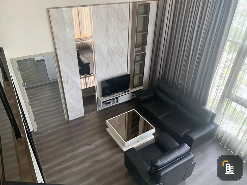 Sell / rent Knights Bridge Space Ratchayothin, a lot of space. The row has a beautiful view. If interested, hurry up to reserve it.