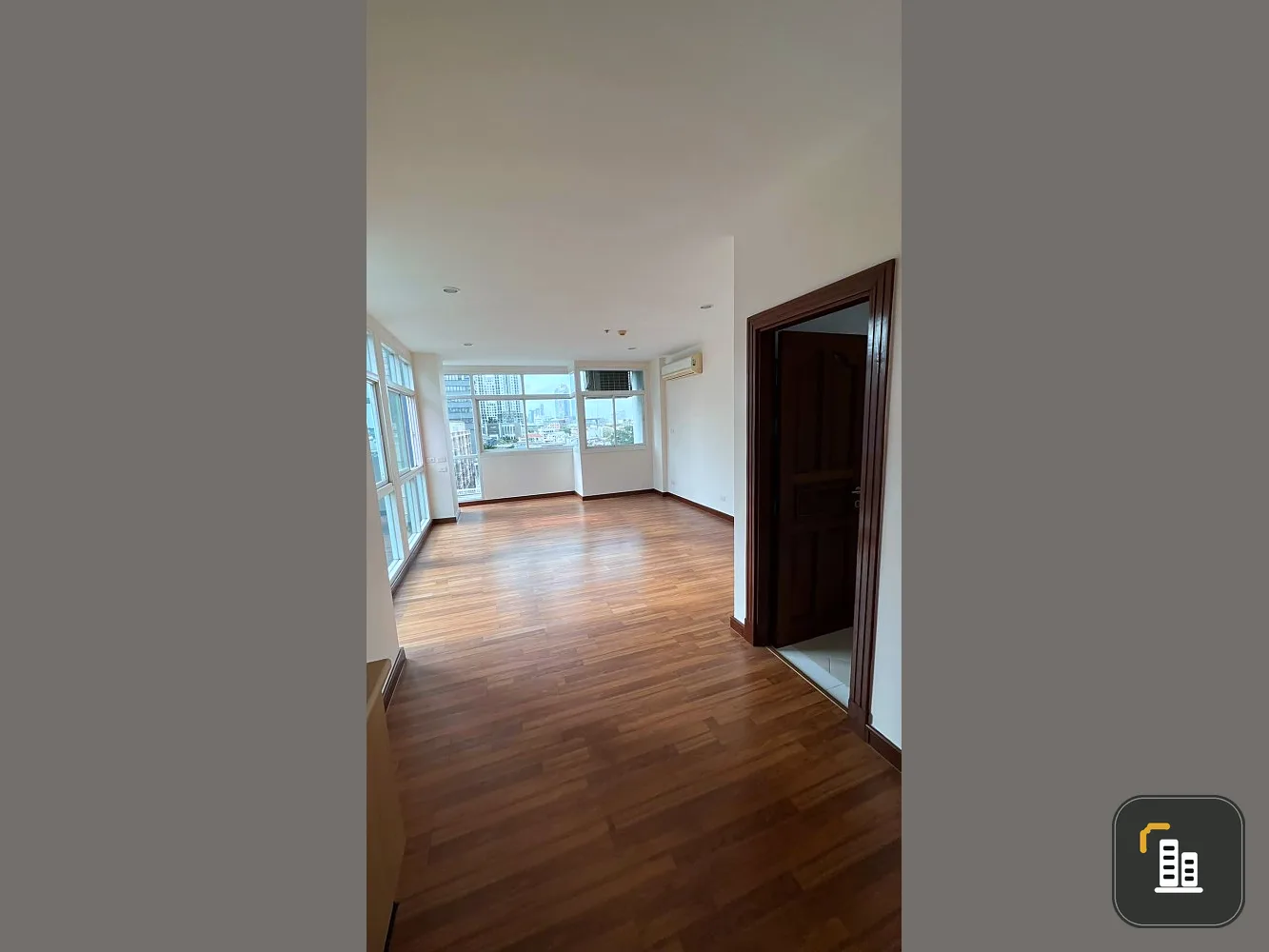 Condo for sale, PG Rama 9, 8th floor, corner room, beautiful view, room decoration type, must not miss the room. Miss it and you will regret it.